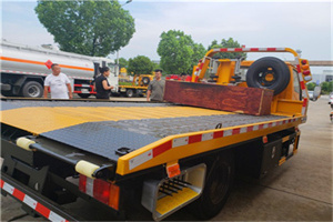 坊子附近拖车电话号码服务